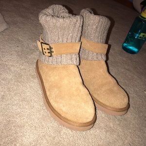 Chestnut Buckle Uggs